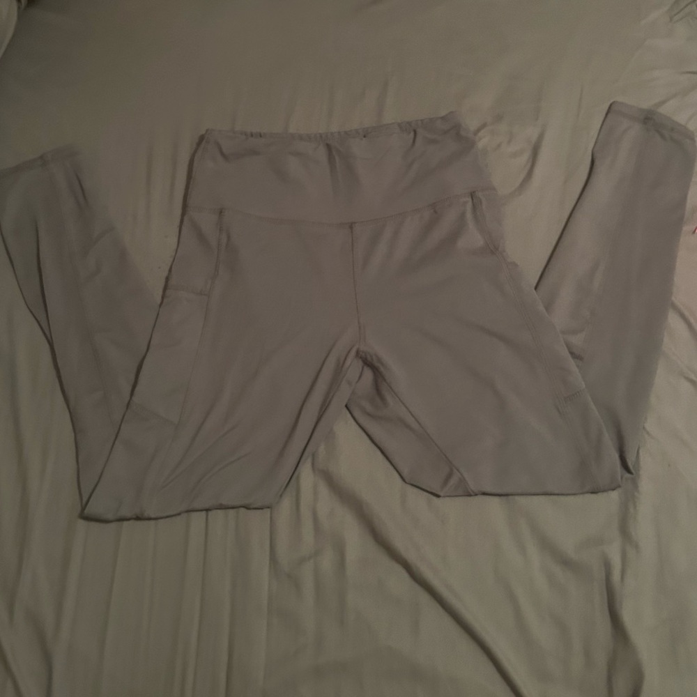 Gray High-Waisted Leggings with pockets